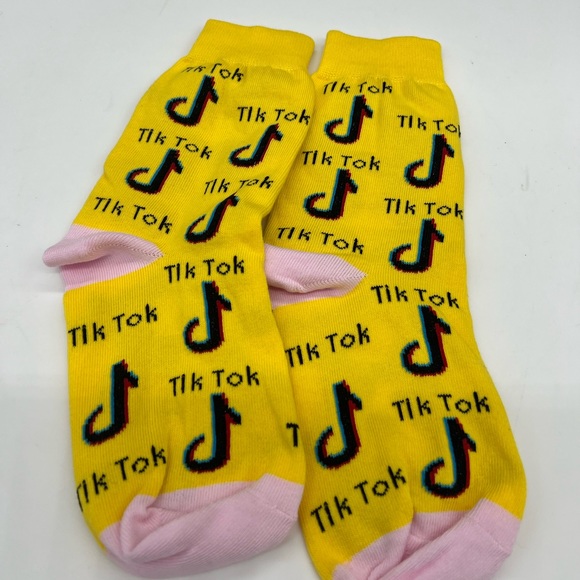 Yellow Tik Tok Music Note Dancing App Girls Coin Pop-it purse Winter Cap - Picture 4 of 4